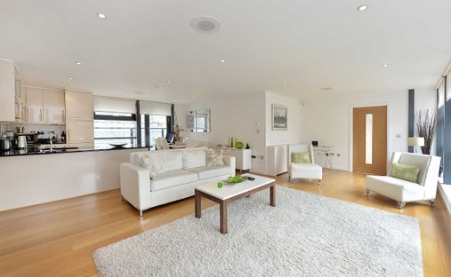 Apartment in Little Venice, Westminster, England 1