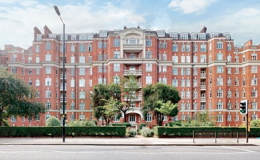 Apartment in Little Venice, Westminster, England 1