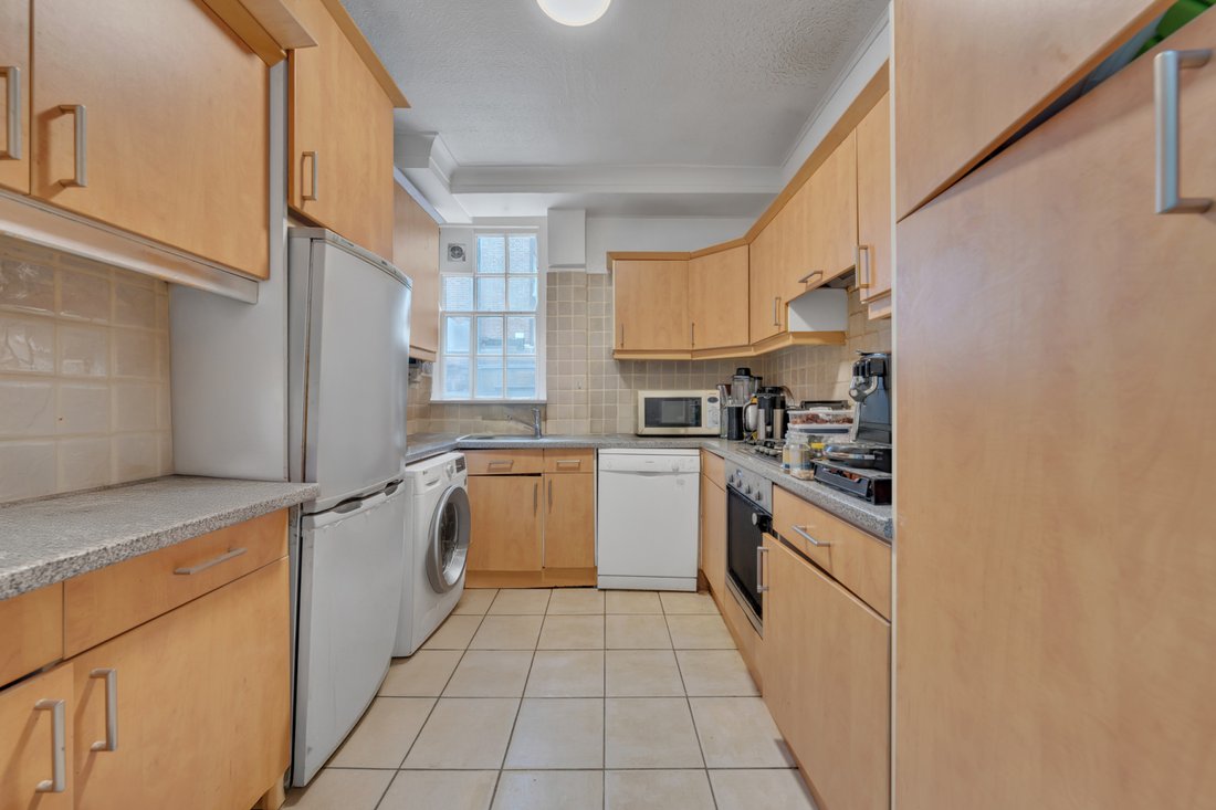 Apartment in St John's Wood, Westminster, England 3 - 17422045