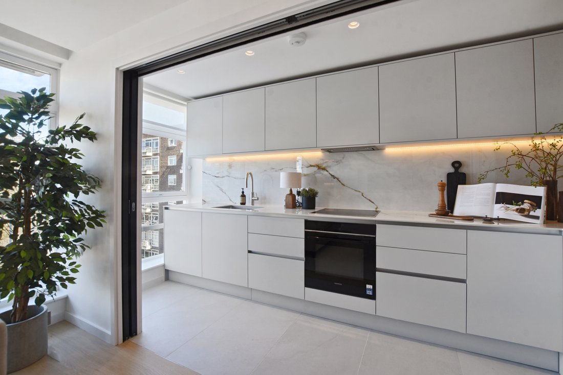 Apartment in St John's Wood, Westminster, England 2 - 17422121