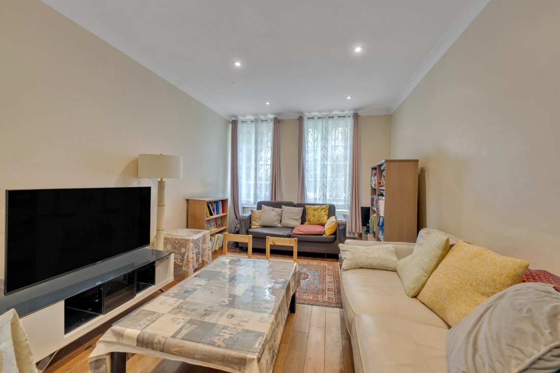 Apartment in St John's Wood, Westminster, England 2 - 17422045