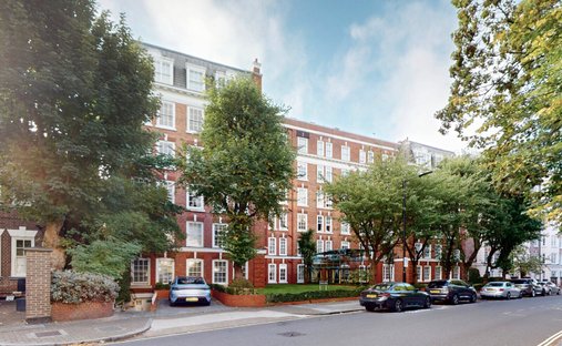 Apartment in St John's Wood, Westminster, England 1