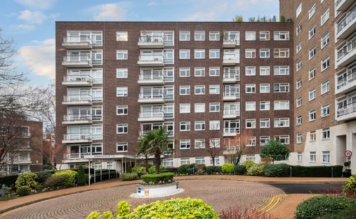 Apartment in St John's Wood, Westminster, England 1
