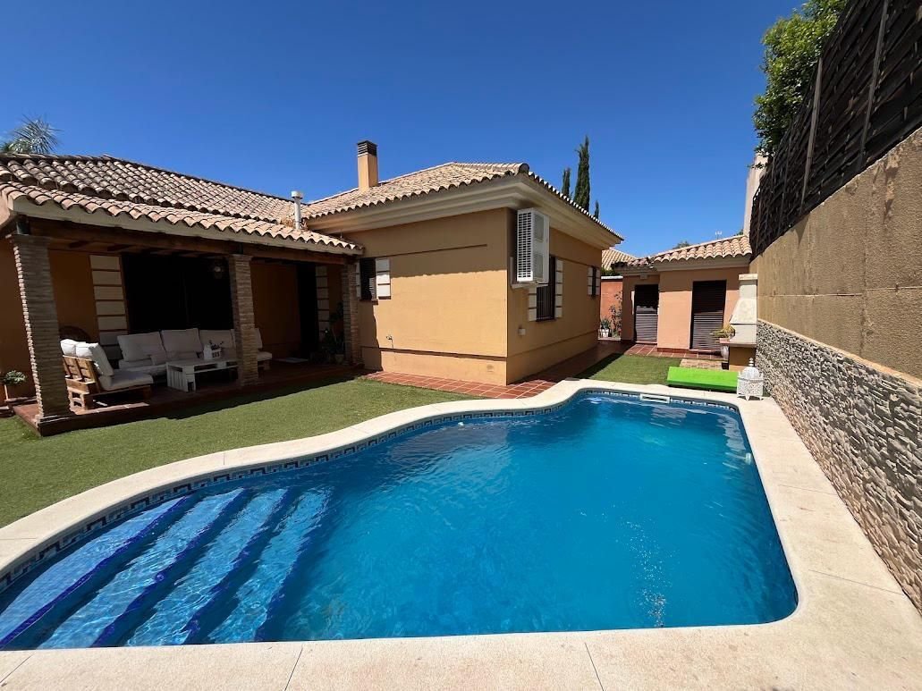 Chalet in Montequinto, Dos Hermanas, Spain 2 - 17422230