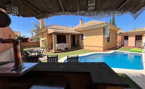 Chalet in Montequinto, Dos Hermanas, Spain 1