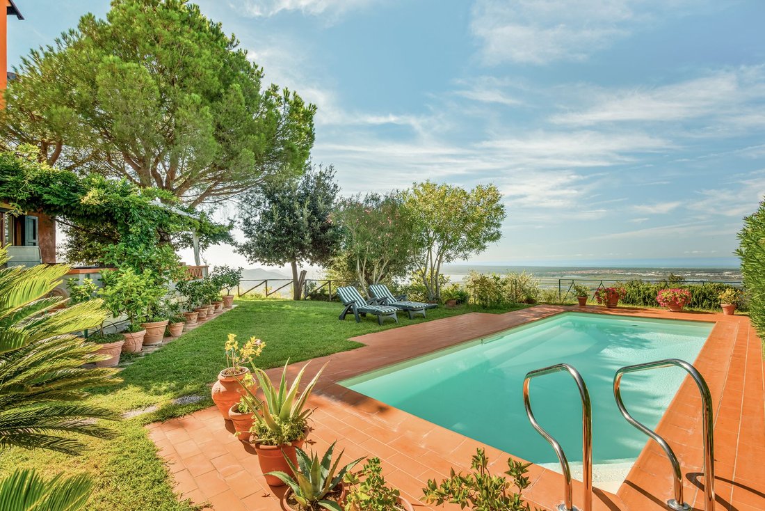 Villa in Pieve a Elici, Massarosa, Tuscany 1 - 17422541