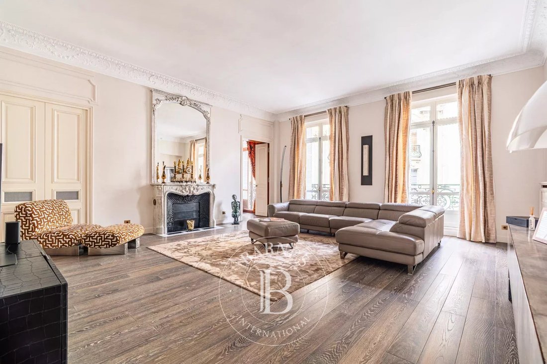 Apartment in Chaillot, Paris 16e Arrondissement, Paris 2 - 17422413