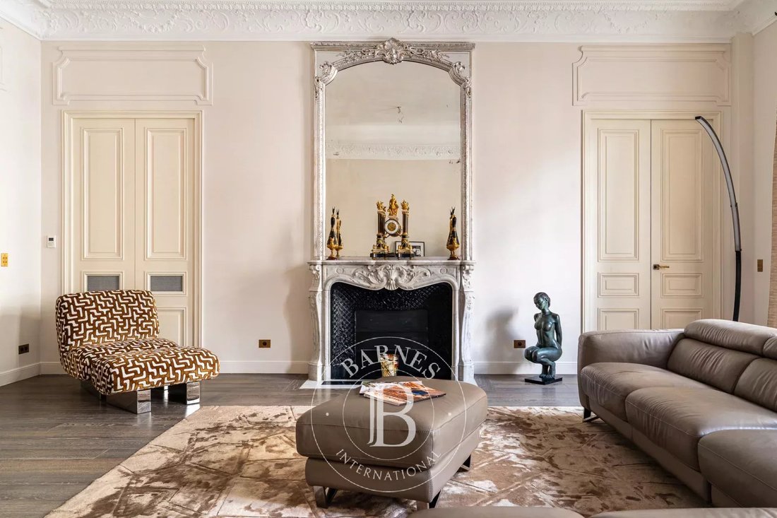 Apartment in Chaillot, Paris 16e Arrondissement, Paris 1 - 17422413