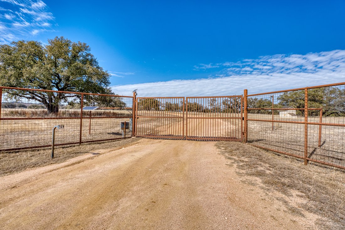 Farm Ranch in Round Mountain, Texas, United States 2 - 17422452