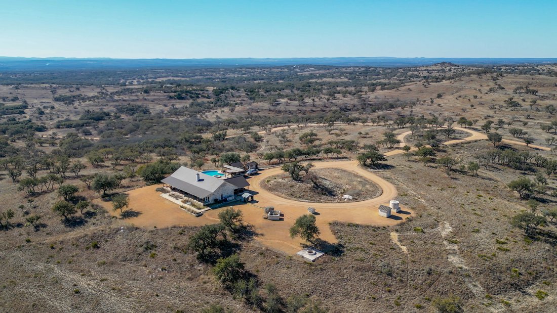 Farm Ranch in Round Mountain, Texas, United States 1 - 17422452
