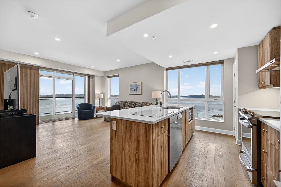 Condo in Gananoque, Ontario, Canada 1 - 17422399