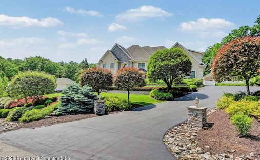 House in Clarks Summit, Pennsylvania, United States 1