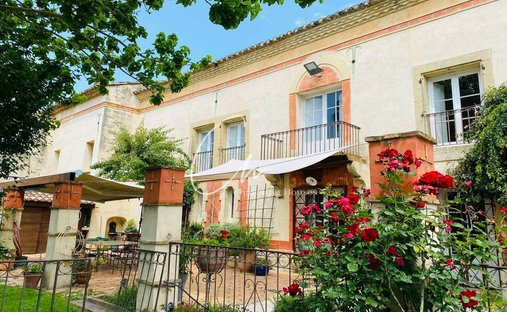 Villa in Vergèze, Occitania, France 1