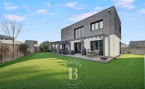 Château Saint Nom La Bretèche 1074.0 Sqm 10 Bedrooms