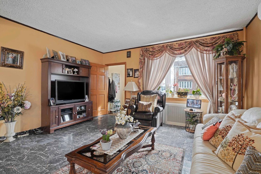 House in New York, New York, United States 5 - 17423084