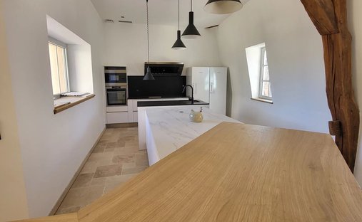 19th Century Château With 4,34 Hectare Wooded Park Swimming Pool Burgundy, Near Beaune