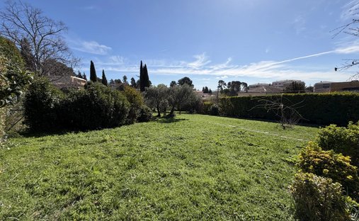 Land in Mazenod-Bellevue-Saint Donat-Banon, Aix-en-Provence, France 1