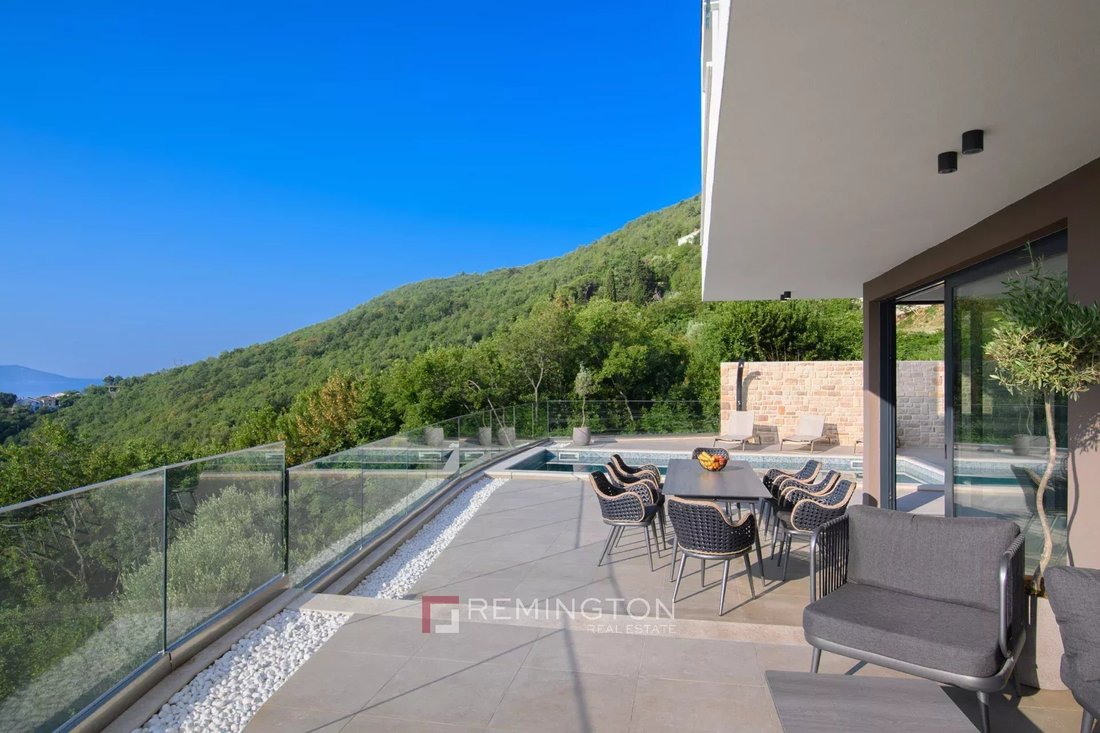 Villa in Grad Opatija, Primorje-Gorski Kotar County, Croatia 2 - 16549389
