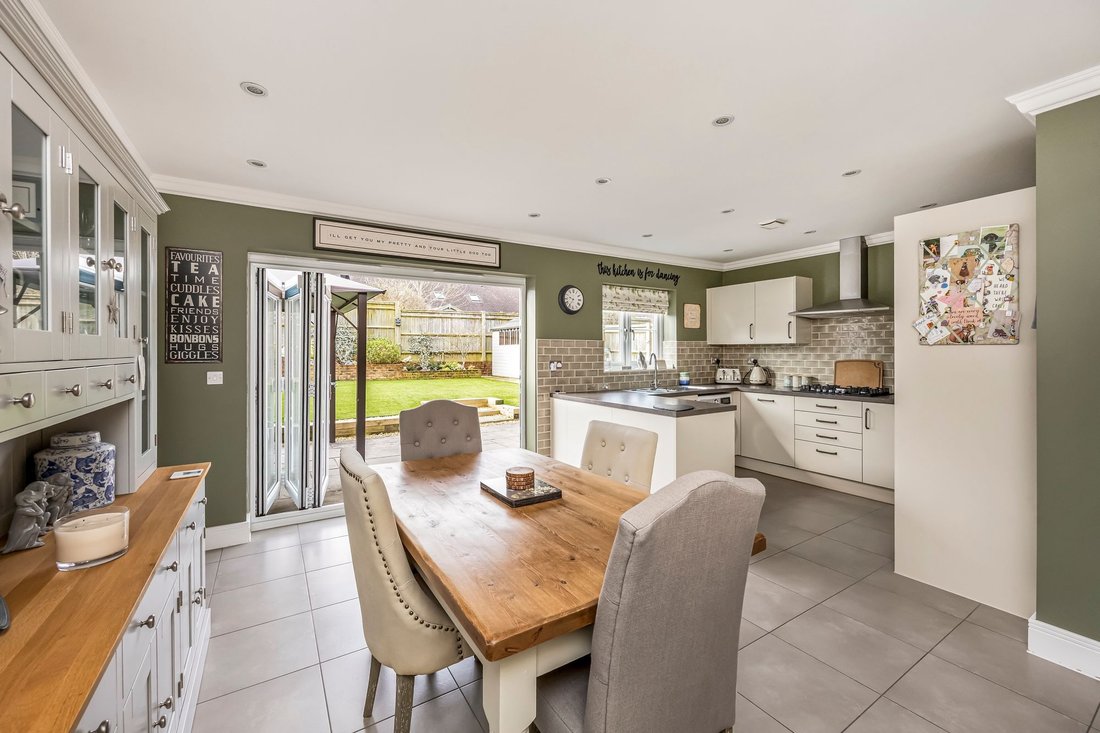 House in Okehurst, Billingshurst, England 3 - 17425536