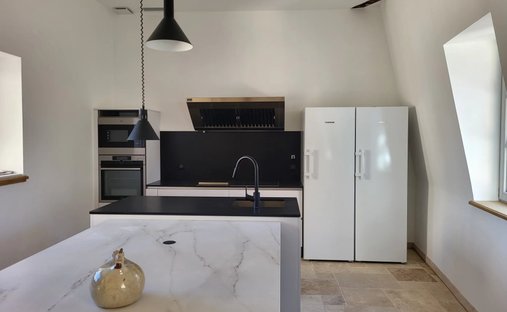 19th Century Château With 4,34 Hectare Wooded Park Swimming Pool Burgundy, Near Beaune