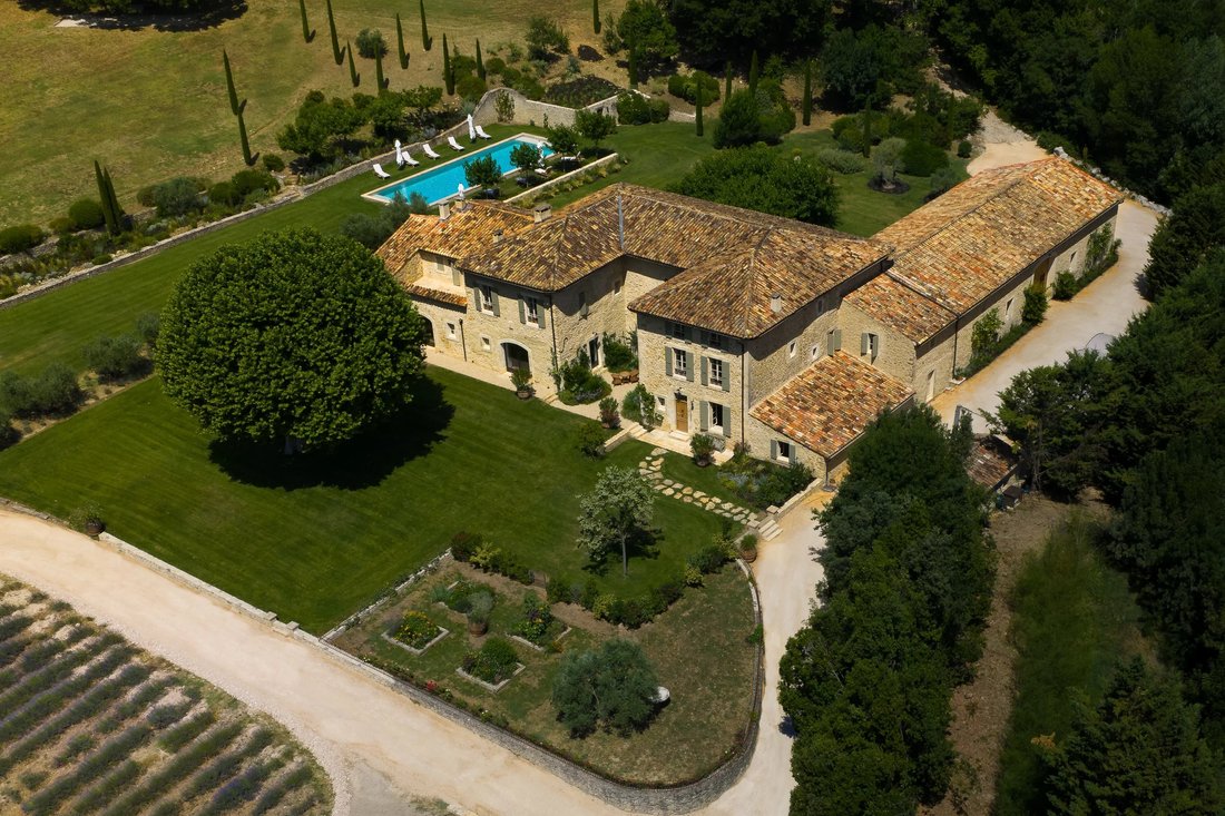 Estate in Saint-Martin-de-Castillon, Provence-Alpes-Côte d'Azur, France 2 - 16015033