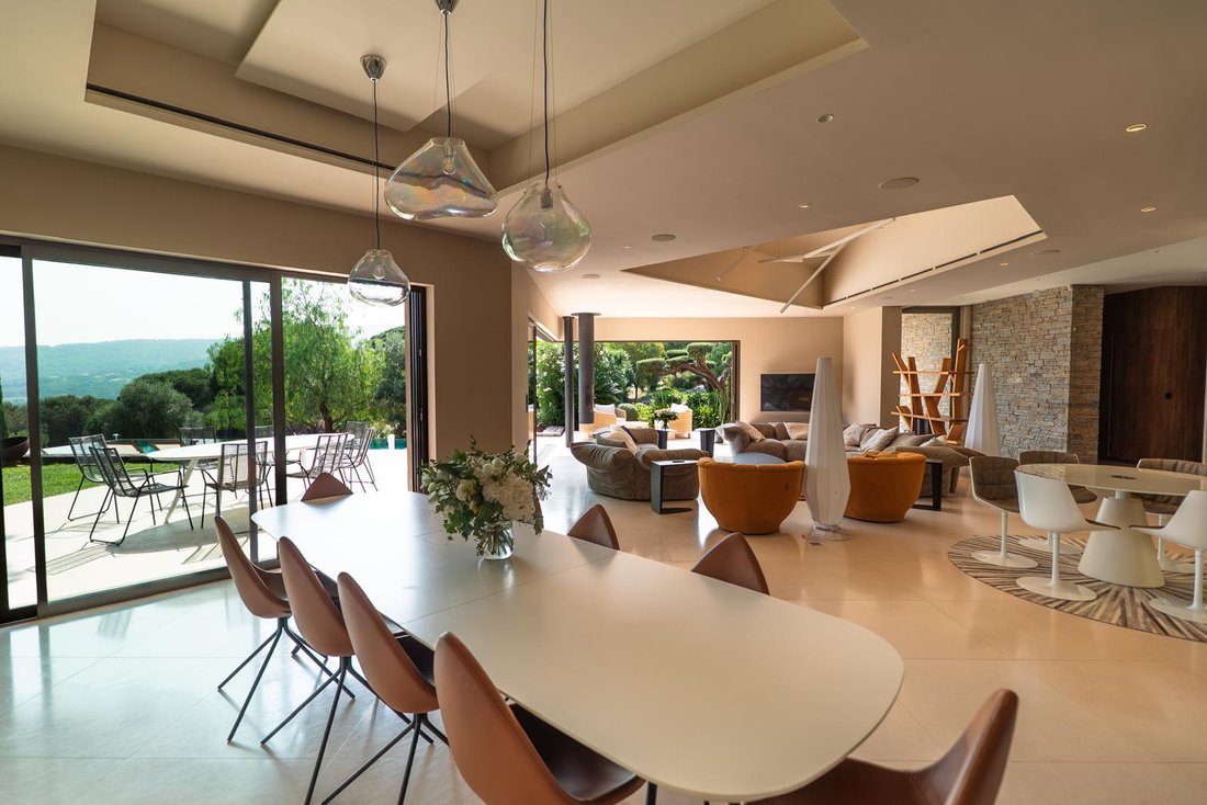 Villa in Ramatuelle, Provence-Alpes-Côte d'Azur, France 4 - 17424086