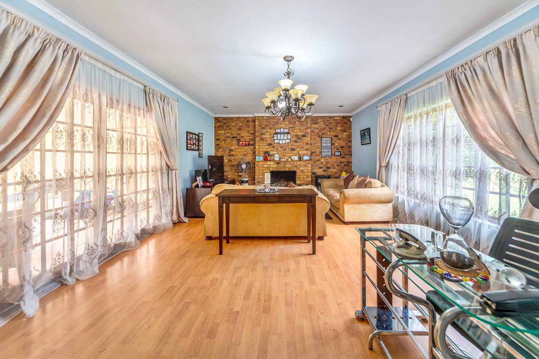 Country House in Munyaka Waterfall City, Gauteng, South Africa 5 - 17423921