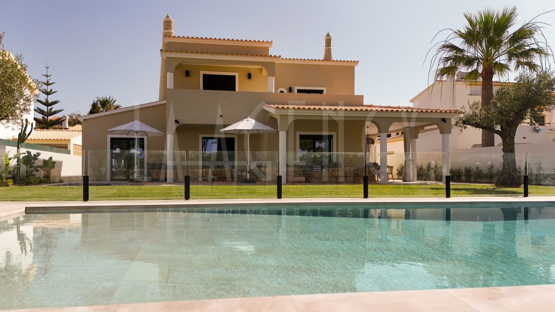 Villa in Faro (Se e Sao Pedro), Algarve, Portugal 1 - 17425873