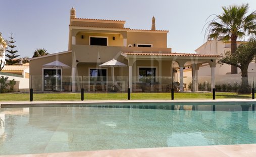 Villa in Faro (Se e Sao Pedro), Algarve, Portugal 1