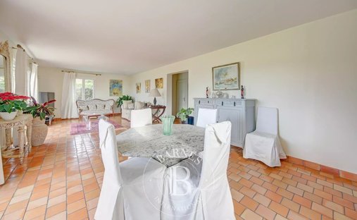 Château Saint Nom La Bretèche 1074.0 Sqm 10 Bedrooms