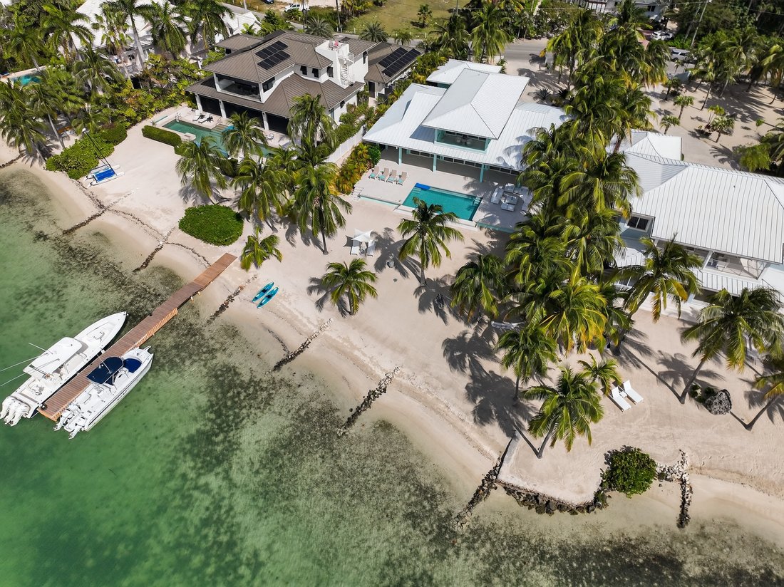 House in Rum Point, North Side, Cayman Islands 3 - 17395581