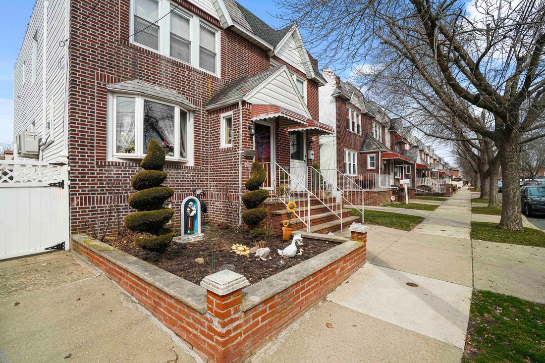 House in New York, New York, United States 1 - 17423084