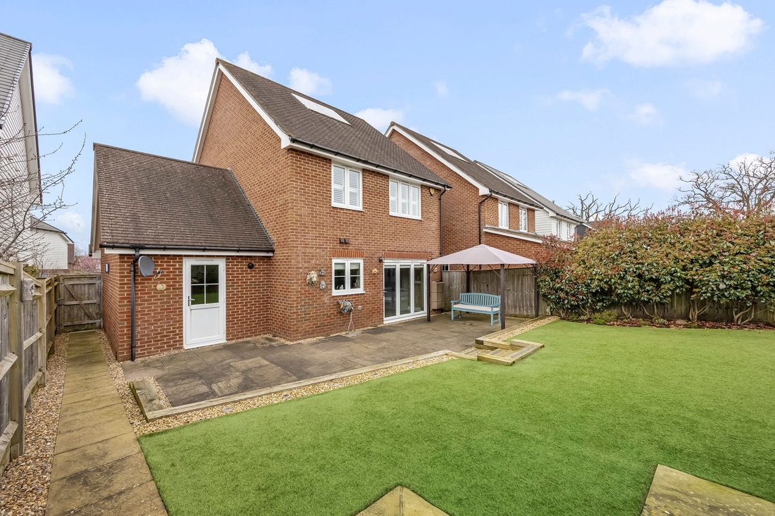 House in Okehurst, Billingshurst, England 2 - 17425536