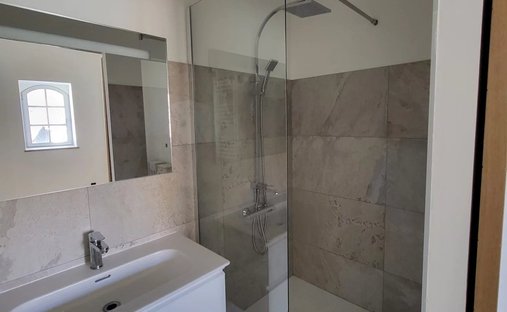 19th Century Château With 4,34 Hectare Wooded Park Swimming Pool Burgundy, Near Beaune