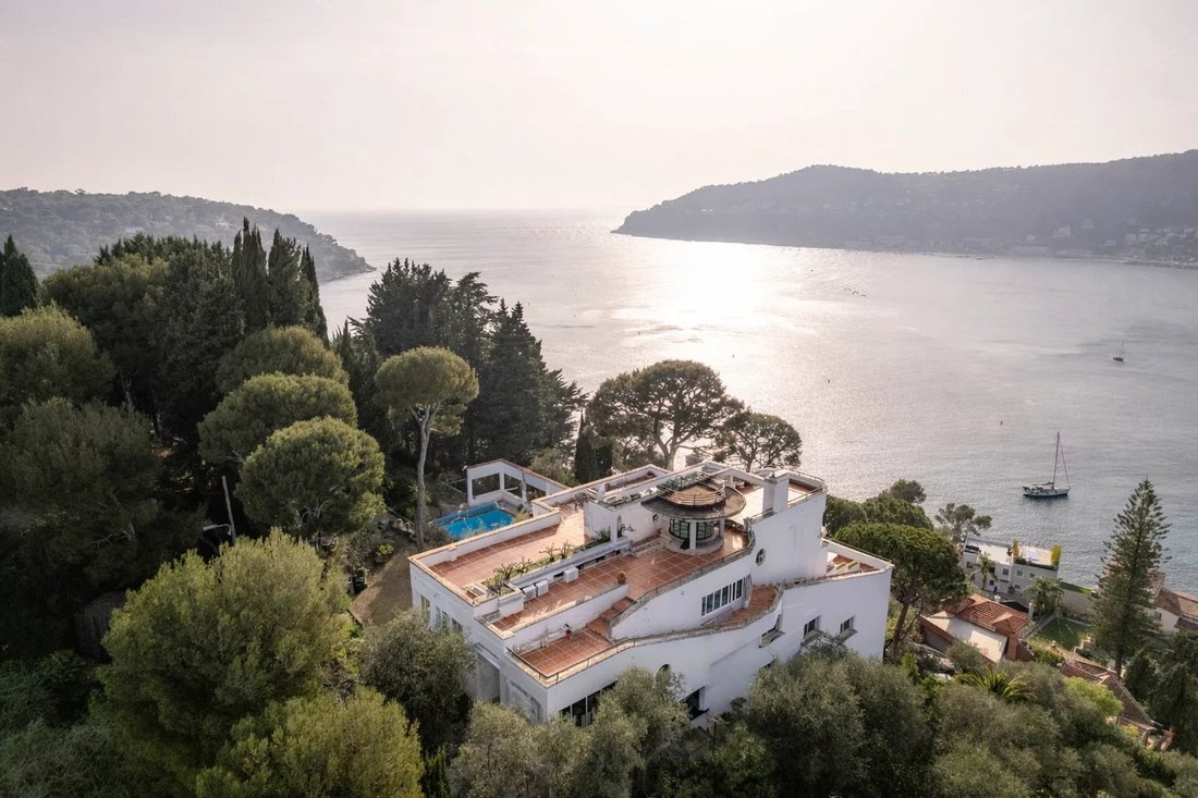 Villa in Saint-Jean-Cap-Ferrat, Provence-Alpes-Côte d'Azur, France 2 - 17417724