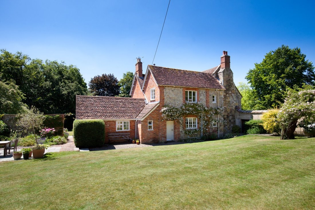 House in Wiltshire, England 2 - 17425553