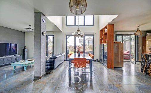 Château Saint Nom La Bretèche 1074.0 Sqm 10 Bedrooms