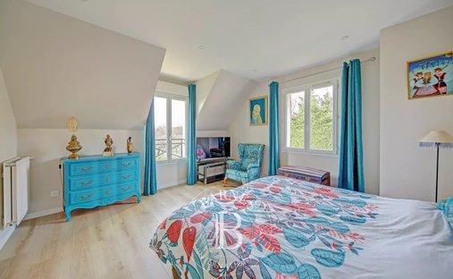 Château Saint Nom La Bretèche 1074.0 Sqm 10 Bedrooms