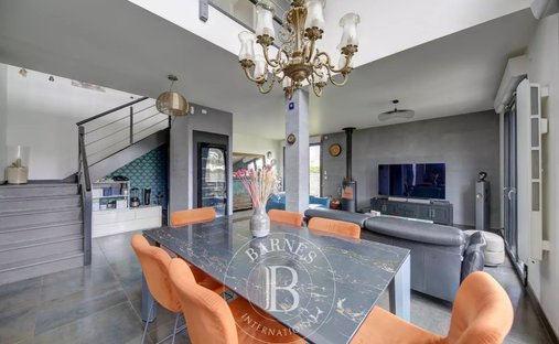 Château Saint Nom La Bretèche 1074.0 Sqm 10 Bedrooms