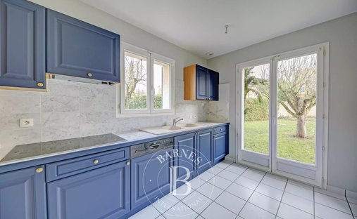 Château Saint Nom La Bretèche 1074.0 Sqm 10 Bedrooms