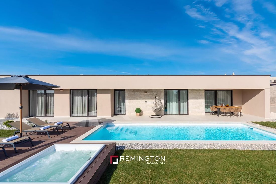 Villa in Musalez, Istria County, Croatia 1 - 15852214