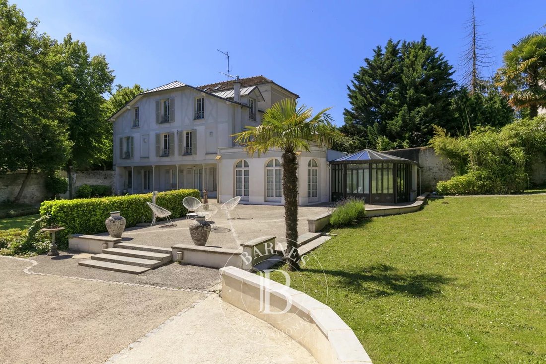 House in Marly-le-Roi, Ile-de-France, France 1 - 17422905