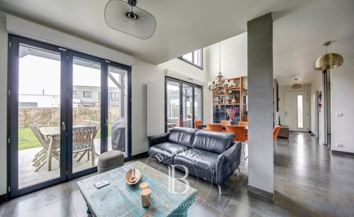 Château Saint Nom La Bretèche 1074.0 Sqm 10 Bedrooms