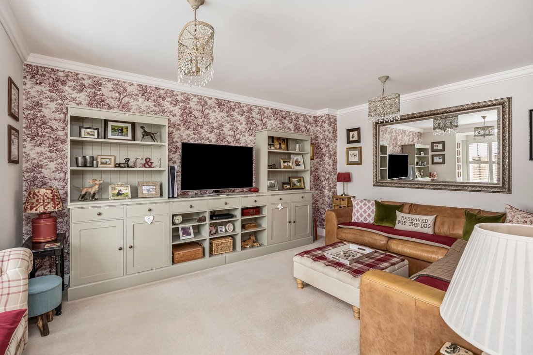 House in Okehurst, Billingshurst, England 5 - 17425536