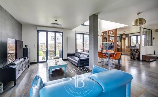 Château Saint Nom La Bretèche 1074.0 Sqm 10 Bedrooms