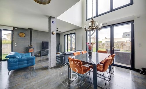 Château Saint Nom La Bretèche 1074.0 Sqm 10 Bedrooms