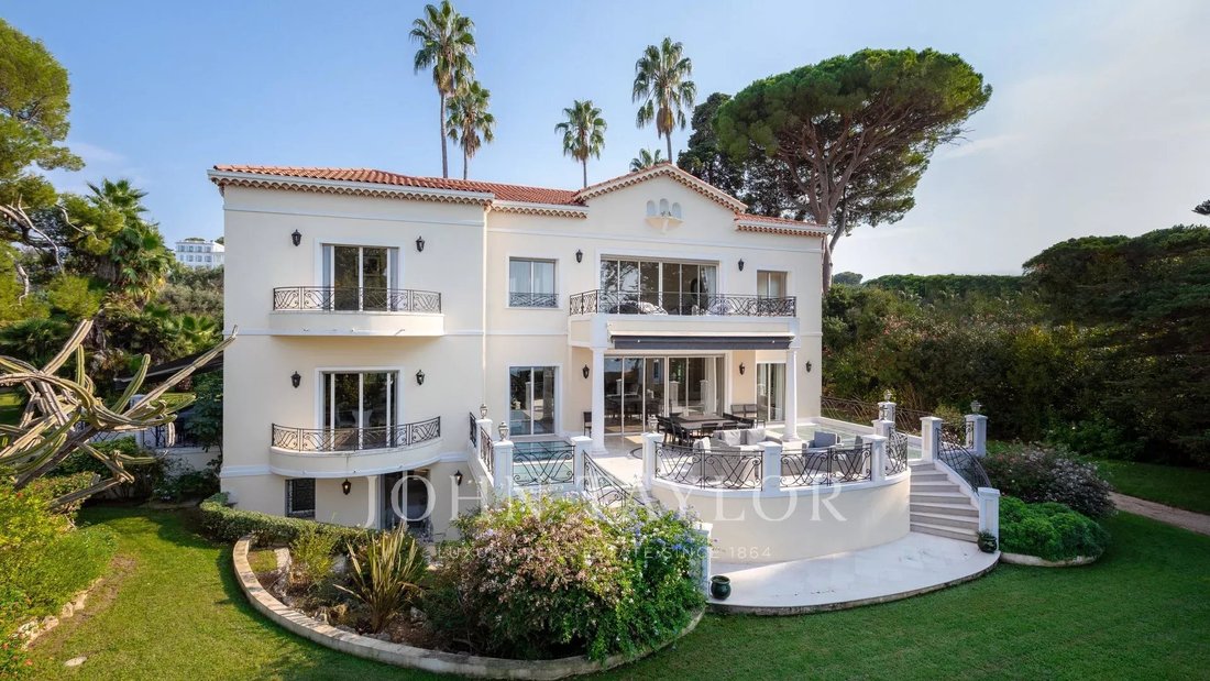 Estate in Antibes, Provence-Alpes-Côte d'Azur, France 1 - 17423842