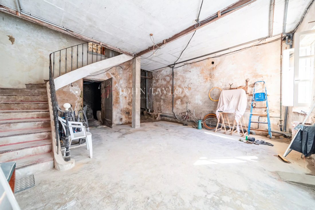 House in Ménerbes, Provence-Alpes-Côte d'Azur, France 5 - 17423746