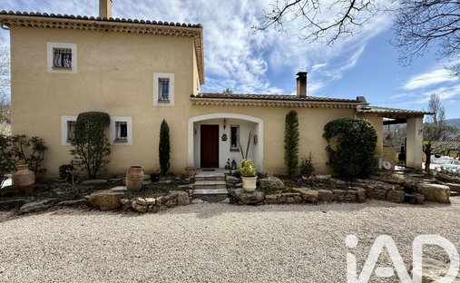 Maison à Crestet, Provence-Alpes-Côte d'Azur, France 1