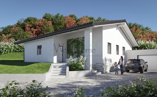 Villa in Tavernerio, Lombardy, Italy 1